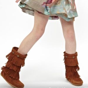 Minnetonka Triple Fringe Moccasin Boots Little Girl Size Two